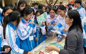 Th&iacute; sinh bắt đầu thử nghiệm đăng k&yacute; x&eacute;t tuyển đại học - Ảnh 2.