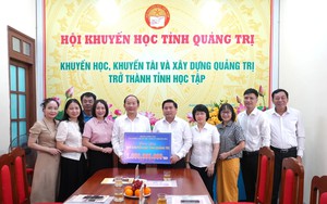Khuyến học Nam Nha Trang trao 180 triệu đồng học bổng "Trao cơ hội - Viết tương lai" cho học sinh, sinh vi&ecirc;n - Ảnh 5.