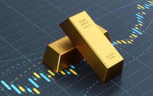Gi&aacute; v&agrave;ng bất ngờ quay đầu giảm - Ảnh 2.