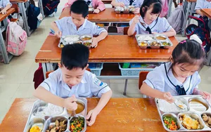 H&agrave; Nội kiểm tra đột xuất bữa ăn b&aacute;n tr&uacute; từ ng&agrave;y 20/9 - Ảnh 2.