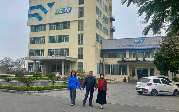 "Học không bao giờ là muộn"- Lẽ sống của gia đình người đàn ông khuyết tật Nguyễn Viết Thành - Ảnh 4.