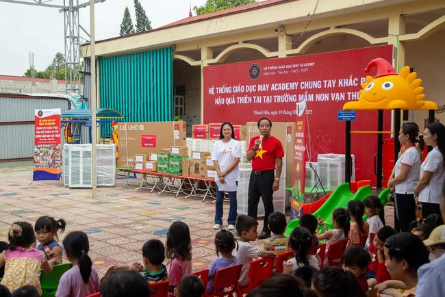 May Academy trao gần 100 triệu đồng quà hỗ trợ học sinh vùng lũ Thanh Hóa- Ảnh 1. May Academy trao gần 100 triệu đồng quà hỗ trợ học sinh vùng lũ Thanh Hóa- Ảnh 1.