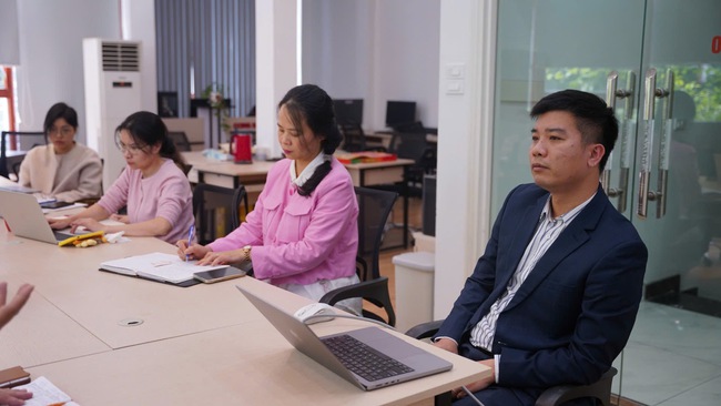 Tạp ch&iacute; C&ocirc;ng d&acirc;n Khuyến học t&igrave;m giải ph&aacute;p n&acirc;ng cao chuyển đổi số b&aacute;o ch&iacute; - Ảnh 1.