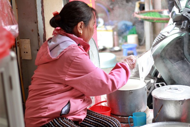 "Bàn tay vàng" của làng bánh cuốn Thanh Trì - Ảnh 5.