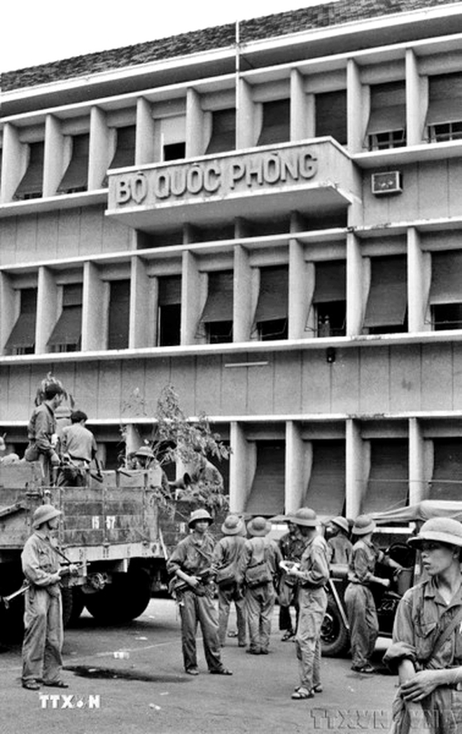 Bộ ảnh tư liệu quý về Chiến dịch Hồ Chí Minh lịch sử- Ảnh 15.