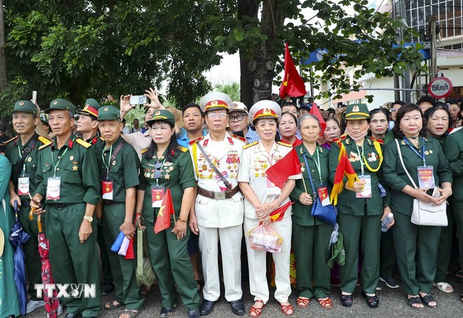 Hơn 12.000 người tham gia Lễ diễu binh, diễu hành kỷ niệm 70 năm Chiến thắng Điện Biên Phủ- Ảnh 2.