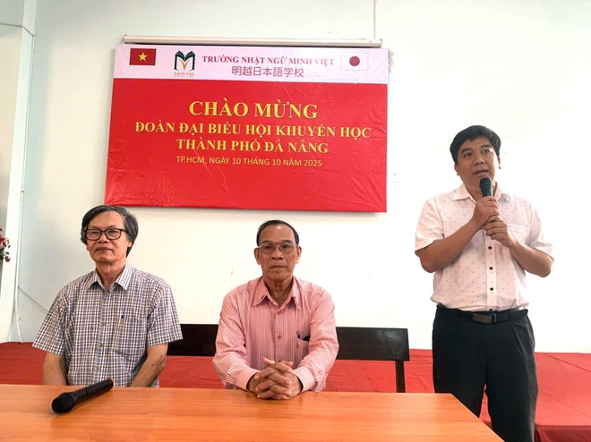 Trao kỷ niệm chương vì sự nghiệp khuyến học và hợp tác du học Nhật Bản - Ảnh 2.