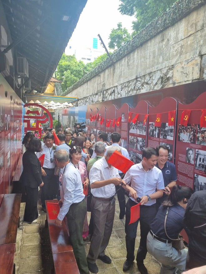 Trưng bày chuyên đề: "Vang mãi khúc khải hoàn" - Ảnh 8.