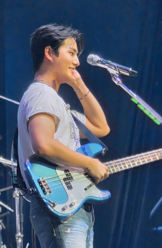 Mãn nhãn với buổi biểu diễn "The DECADE" của DAY6 tại Việt Nam- Ảnh 5. Mãn nhãn với buổi biểu diễn "The DECADE" của DAY6 tại Việt Nam- Ảnh 5.