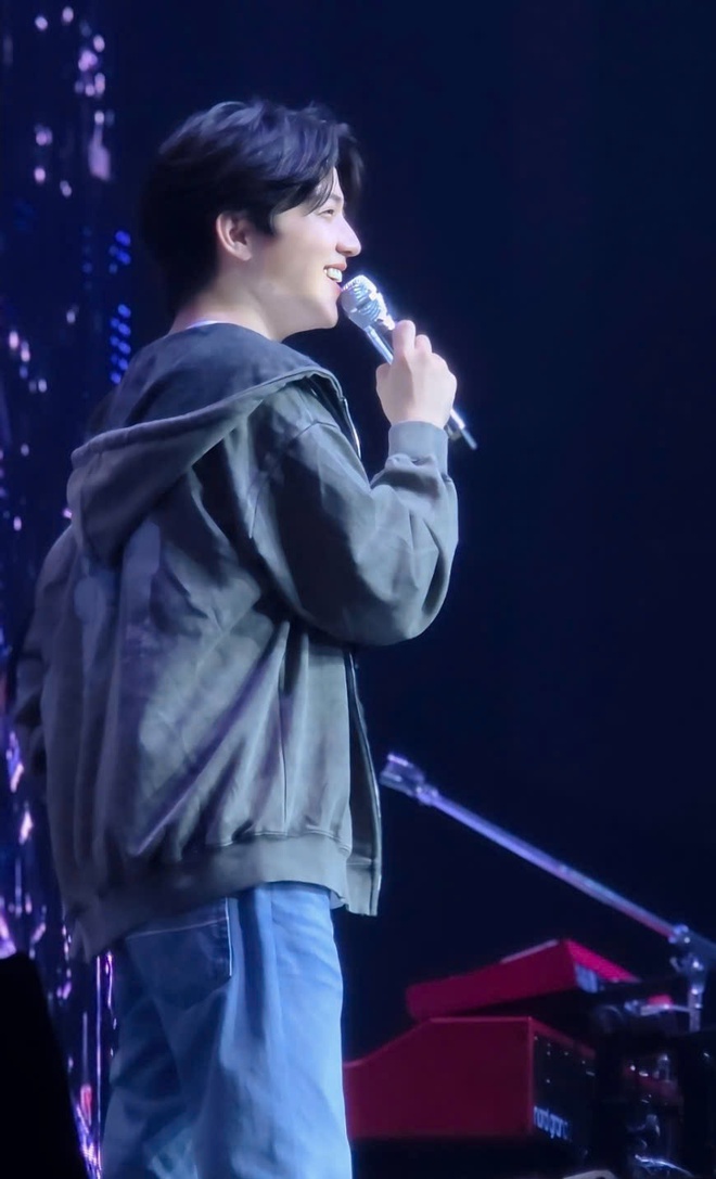 Mãn nhãn với buổi biểu diễn "The DECADE" của DAY6 tại Việt Nam- Ảnh 3. Mãn nhãn với buổi biểu diễn "The DECADE" của DAY6 tại Việt Nam- Ảnh 3.
