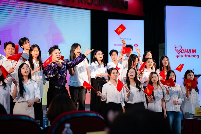 Quỹ từ thiện Chạm Yêu Thương chính thức ra mắt- Ảnh 7.