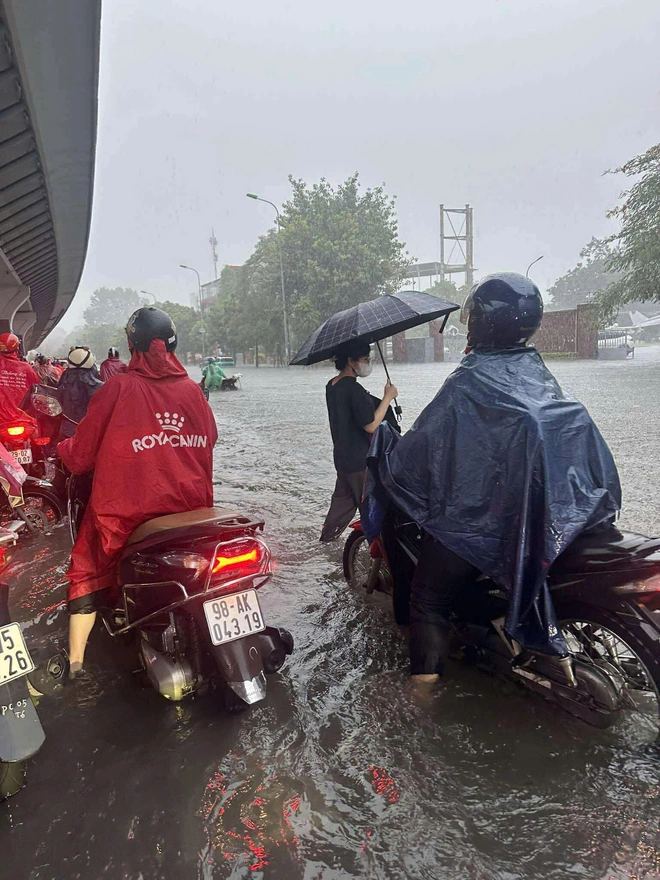 Hà Nội có cần "minh oan" khi ngày càng dễ ngập? - Ảnh 3.