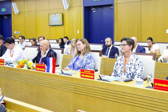 Hải Phòng hợp tác phát triển cảng biển và logistics với Vương quốc Hà Lan - Ảnh 2.