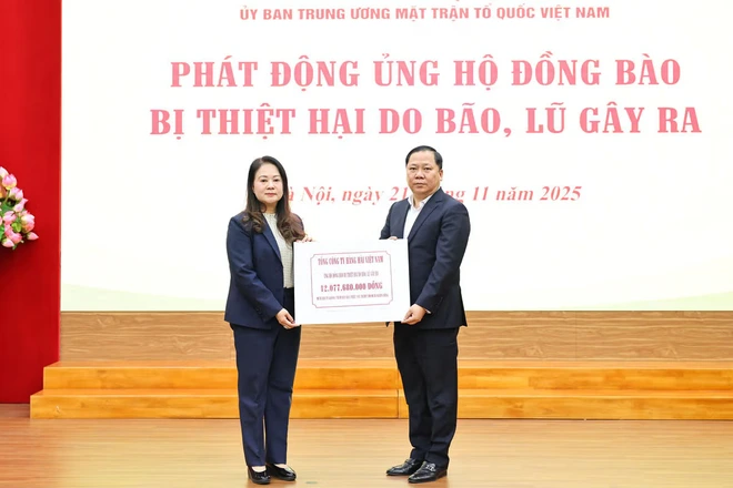 Đoàn Chủ tịch Uỷ ban Trung ương Mặt trận Tổ quốc phát động ủng hộ đồng bào khắc phục hậu quả mưa lũ - Ảnh 5.
