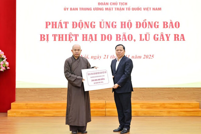 Đoàn Chủ tịch Uỷ ban Trung ương Mặt trận Tổ quốc phát động ủng hộ đồng bào khắc phục hậu quả mưa lũ - Ảnh 7.