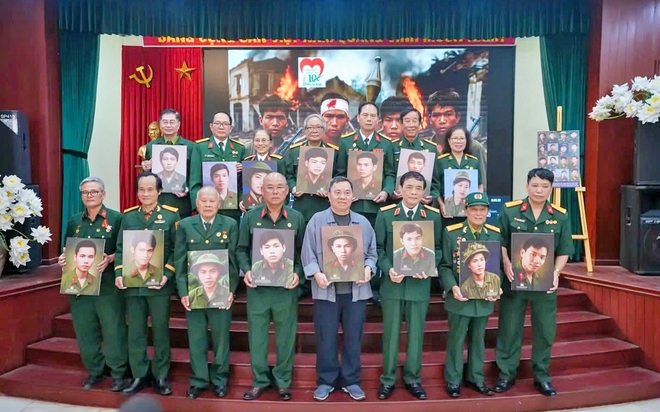 "T&igrave;nh y&ecirc;u trong chiến tranh" qua những trang s&aacute;ch mới - Ảnh 4.