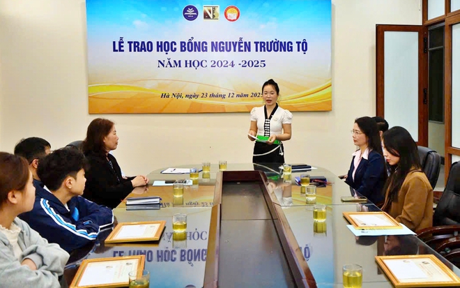 Quỹ Khuyến học Việt Nam c&ugrave;ng nh&agrave; t&agrave;i trợ trao học bổng Nguyễn Trường Tộ - Ảnh 3.
