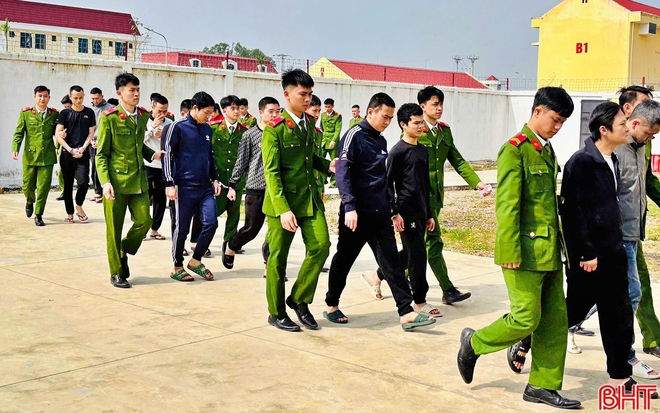 Đường dây lừa đảo công nghệ cao xuyên quốc gia bị triệt phá, 22 đối tượng bị bắt giữ - Ảnh 3.