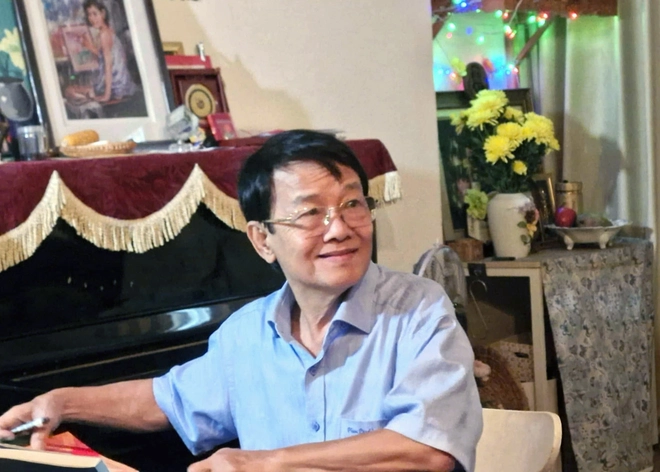 Niềm vui của người in sách chính là lúc nắn nót ký tên gửi sách đi - Ảnh 3.