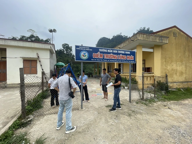 Khánh thành tường bao và tặng quà cho điểm trường mầm non vùng cao Lũng Hoài - Ảnh 1.
