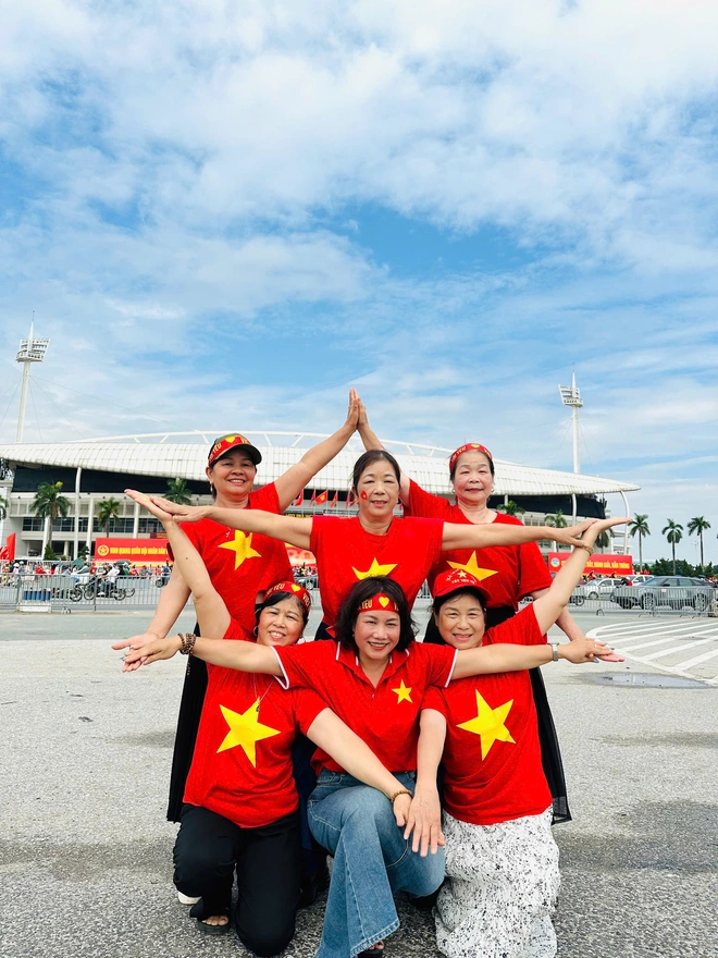 Nữ cựu chiến binh cao tuổi 3 lần đi xem diễu binh, diễu hành, sẵn sàng lên đường lần thứ 4- Ảnh 6. Nữ cựu chiến binh cao tuổi 3 lần đi xem diễu binh, diễu hành, sẵn sàng lên đường lần thứ 4- Ảnh 6.