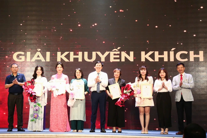 Tôn vinh 17 tác giả đoạt giải cuộc thi viết đầy rung cảm về "Cha và con gái"- Ảnh 7.