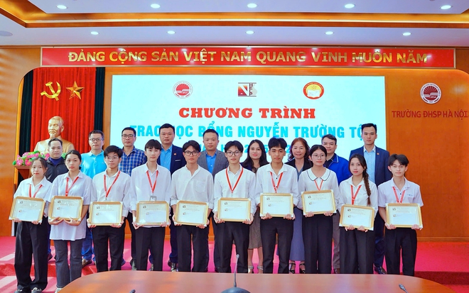 Quỹ Khuyến học Việt Nam v&agrave; Quỹ VNHELP trao học bổng Nguyễn Trường Tộ cho sinh vi&ecirc;n ti&ecirc;u biểu - Ảnh 7.
