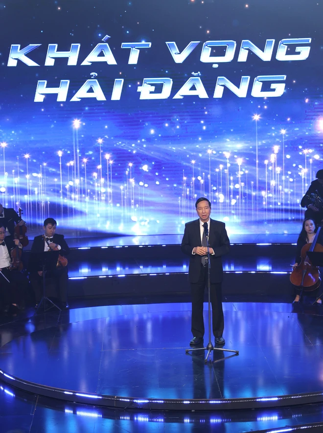&ldquo;Kh&aacute;t vọng Hải đăng&rdquo;: T&ocirc;n vinh những con người thắp s&aacute;ng tương lai bằng tr&iacute; tuệ v&agrave; l&ograve;ng ki&ecirc;n định - Ảnh 6.