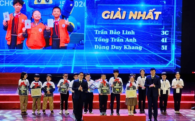 Tổng kết, trao giải "Ng&agrave;y hội tiếng Anh STEM Robotics" cấp tiểu học H&agrave; Nội - Ảnh 4.
