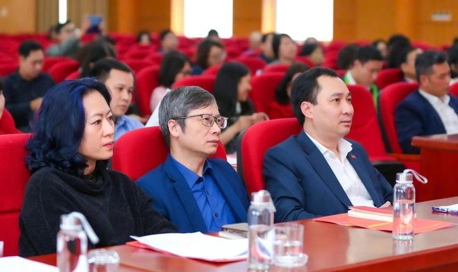 Báo chí hướng tới đổi mới tự thân, phát huy tính đặc thù thích ứng với bối cảnh mới - Ảnh 7.