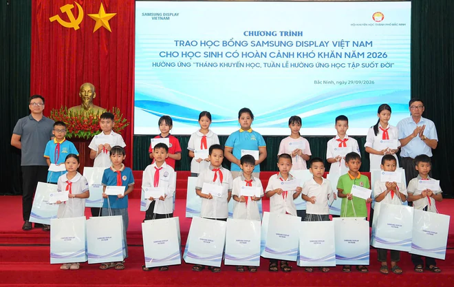 Hội Khuyến học thành phố Bắc Ninh phối hợp trao 100 suất học bổng cho học sinh vượt khó - Ảnh 4.
