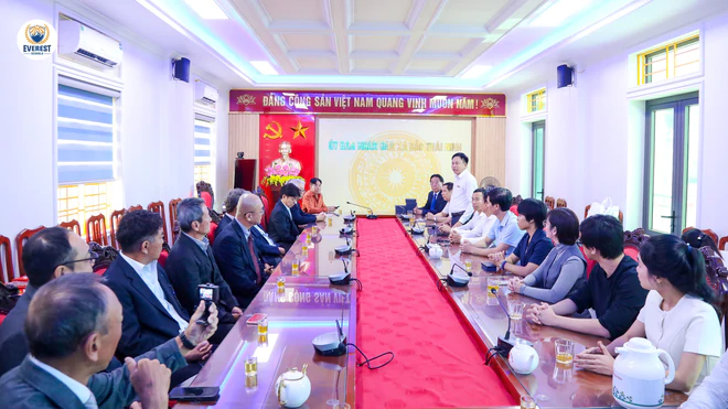 Trao học bổng Nghi&ecirc;m Vũ Đằng nối d&agrave;i truyền thống hiếu học - Ảnh 2.