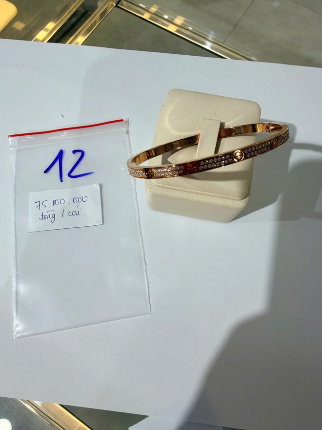 Khởi tố Giám đốc Công ty Dwatch vì bán Rolex, trang sức Hermes giả - Ảnh 4.