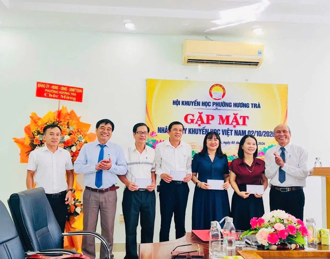 L&atilde;nh đạo th&agrave;nh phố Đ&agrave; Nẵng thăm, ch&uacute;c mừng Hội Khuyến học th&agrave;nh phố nh&acirc;n Ng&agrave;y Khuyến học Việt Nam - Ảnh 2.