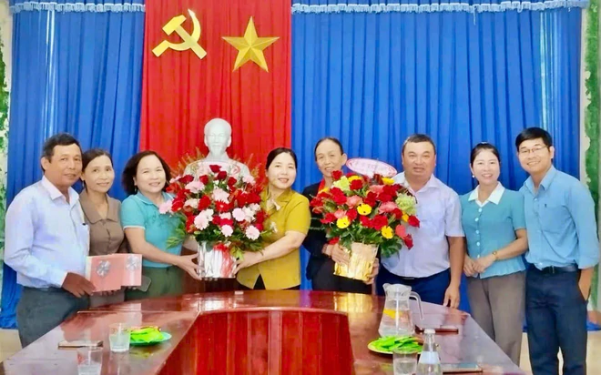 L&atilde;nh đạo th&agrave;nh phố Đ&agrave; Nẵng thăm, ch&uacute;c mừng Hội Khuyến học th&agrave;nh phố nh&acirc;n Ng&agrave;y Khuyến học Việt Nam - Ảnh 3.