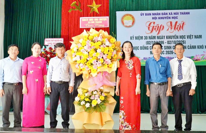 L&atilde;nh đạo th&agrave;nh phố Đ&agrave; Nẵng thăm, ch&uacute;c mừng Hội Khuyến học th&agrave;nh phố nh&acirc;n Ng&agrave;y Khuyến học Việt Nam - Ảnh 4.