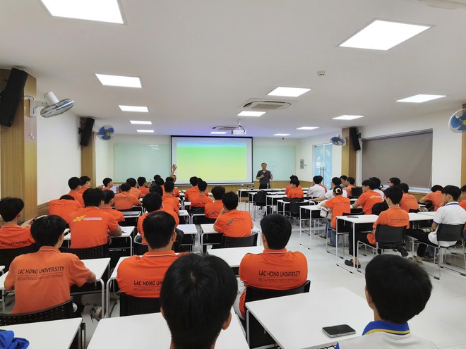 63 sinh vi&ecirc;n Trường Đại học Lạc Hồng tham gia cuộc thi &yacute; tưởng Robocon 2027 - Ảnh 3.
