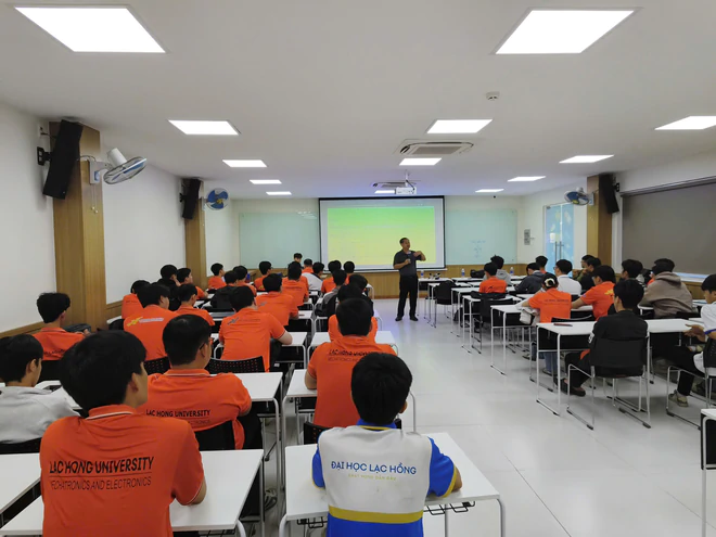63 sinh vi&ecirc;n Trường Đại học Lạc Hồng tham gia cuộc thi &yacute; tưởng Robocon 2027 - Ảnh 2.