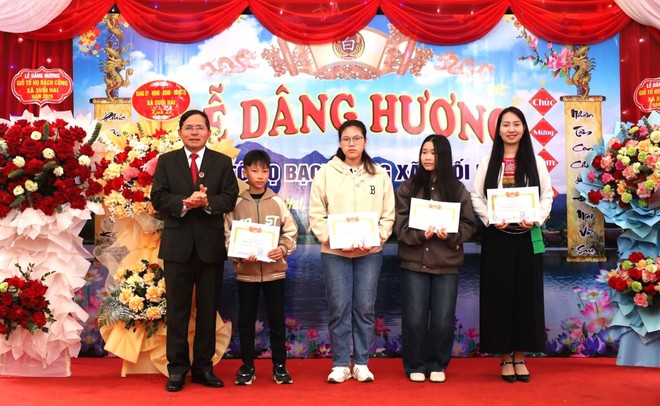 Chuyện về d&ograve;ng họ học tập ti&ecirc;u biểu dưới ch&acirc;n n&uacute;i Tản - Ảnh 4.