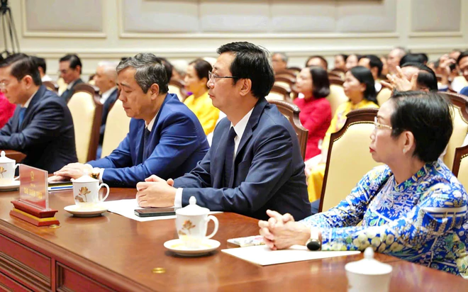 Ph&oacute; Chủ tịch nước V&otilde; Thị &Aacute;nh Xu&acirc;n gặp mặt c&aacute;c điển h&igrave;nh học tập ti&ecirc;u biểu to&agrave;n quốc - Ảnh 4.