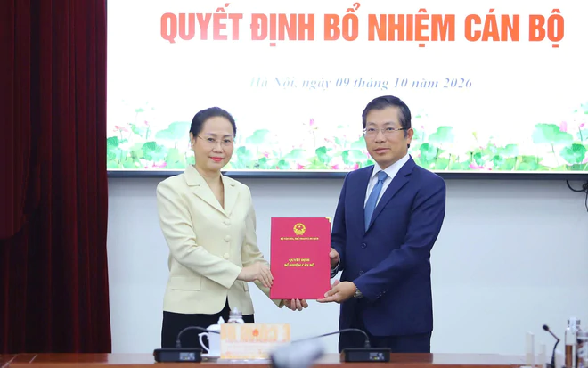 Bộ Văn ho&aacute;, Thể thao v&agrave; Du lịch c&ocirc;ng bố c&aacute;c quyết định bổ nhiệm c&aacute;n bộ - Ảnh 3.