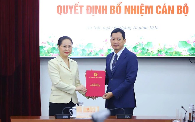 Bộ Văn ho&aacute;, Thể thao v&agrave; Du lịch c&ocirc;ng bố c&aacute;c quyết định bổ nhiệm c&aacute;n bộ - Ảnh 2.