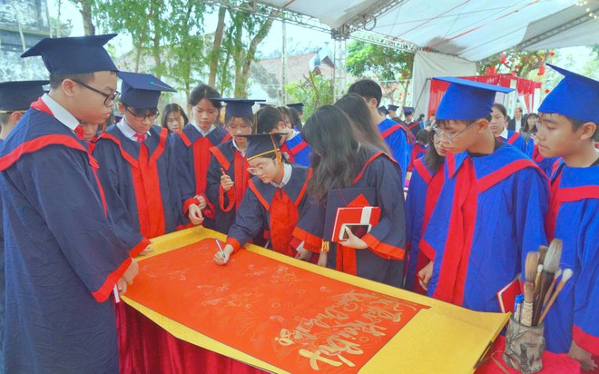 Khai b&uacute;t đầu Xu&acirc;n lan tỏa truyền thống hiếu học v&agrave; phong tr&agrave;o chuyển đổi số - Ảnh 4.