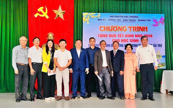 Chương tr&igrave;nh học bổng Ledup Ecotech trao qu&agrave; Tết cho học sinh kh&oacute; khăn - Ảnh 6.