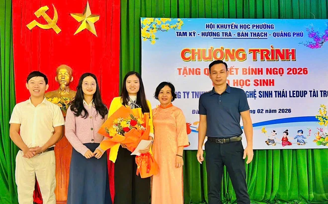 Chương tr&igrave;nh học bổng Ledup Ecotech trao qu&agrave; Tết cho học sinh kh&oacute; khăn - Ảnh 8.