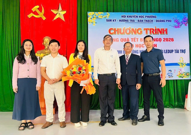 Chương tr&igrave;nh học bổng Ledup Ecotech trao qu&agrave; Tết cho học sinh kh&oacute; khăn - Ảnh 9.