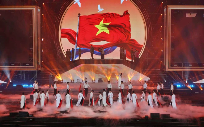 "Đường Xu&acirc;n đất Việt 2026 - Hội tụ" t&aacute;i hiện h&agrave;nh tr&igrave;nh ph&aacute;t triển của đất nước v&agrave; Qu&acirc;n đội Nh&acirc;n d&acirc;n Việt Nam - Ảnh 5.