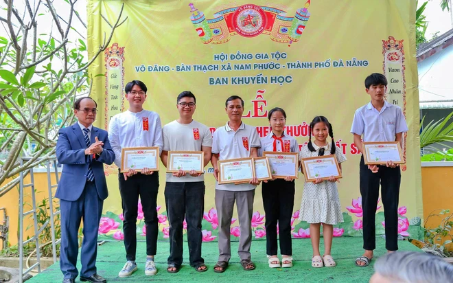 Khơi dậy tinh thần hiếu học từ d&ograve;ng tộc V&otilde; ở Đ&agrave; Nẵng - Ảnh 4.