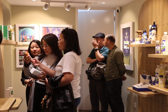 Khai mạc Kh&ocirc;ng gian trưng b&agrave;y "Sức sống h&agrave;ng Việt" lần thứ 2 - Ảnh 8.