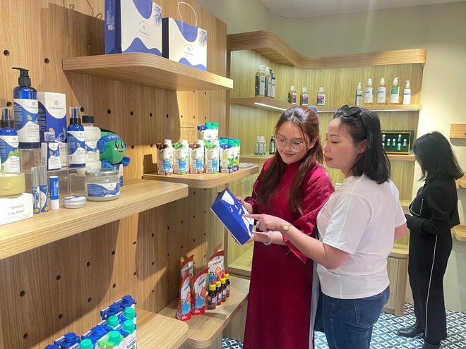 Khai mạc Kh&ocirc;ng gian trưng b&agrave;y "Sức sống h&agrave;ng Việt" lần thứ 2 - Ảnh 5.